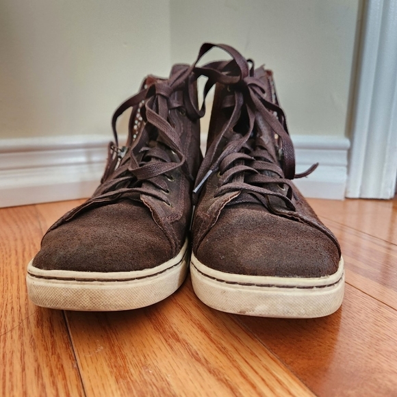 Ugg High Top Sneakers, US9 - Picture 9 of 12